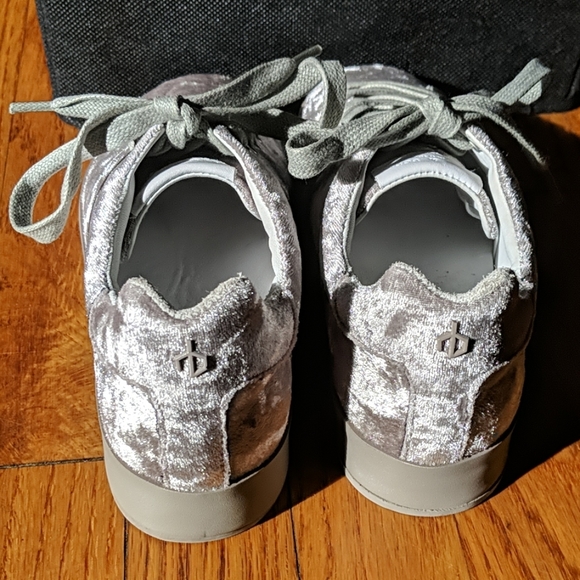 NWOT Rag and bone crushed velvet sneaker - Picture 3 of 4